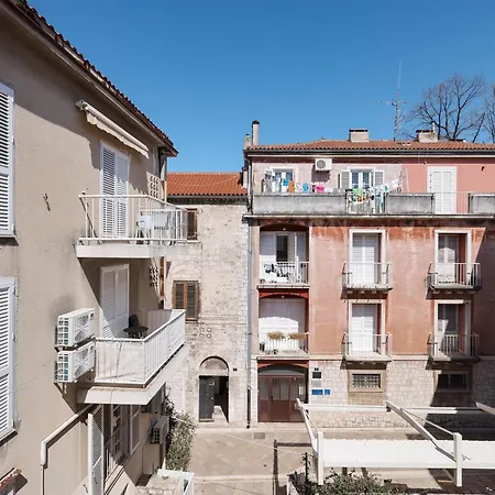 Platea Magna Lux Apartment *
