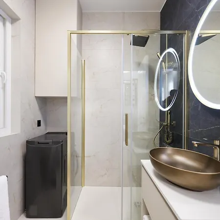 Platea Magna Lux Apartment Apartman *