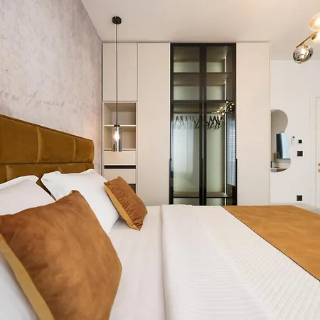 Platea Magna Lux Apartment Apartman